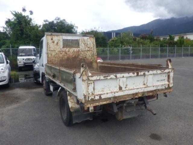 2005 Mitsubishi Fuso Canter auction photo 2