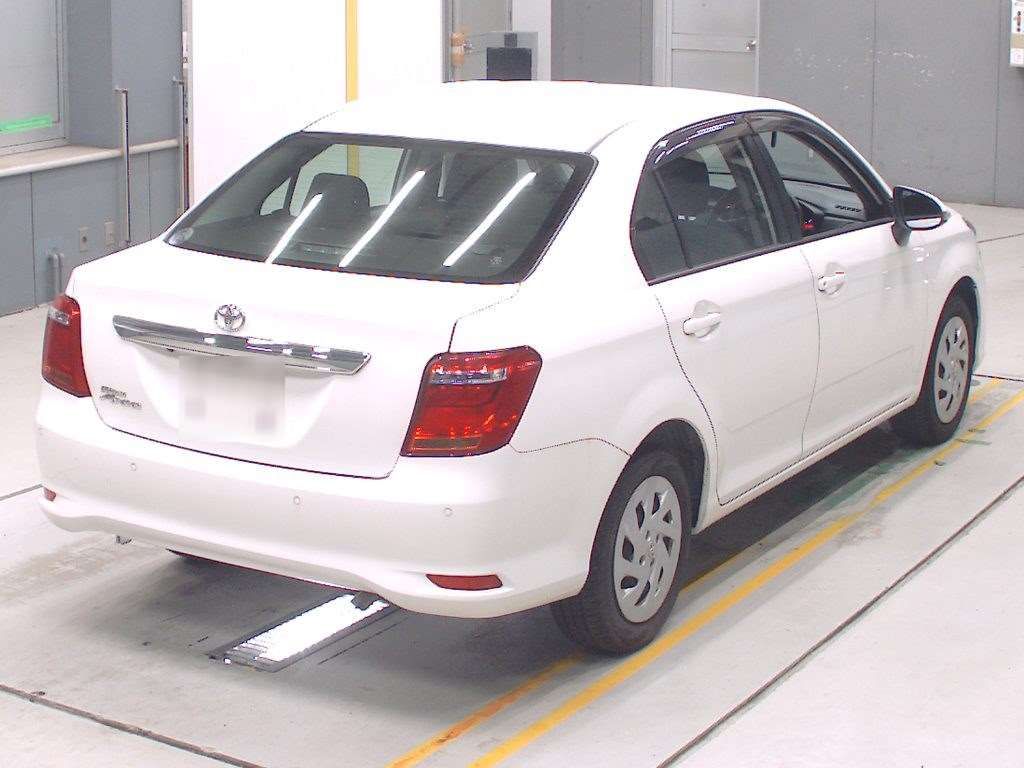 2021 Toyota Corolla Axio EX auction photo 2