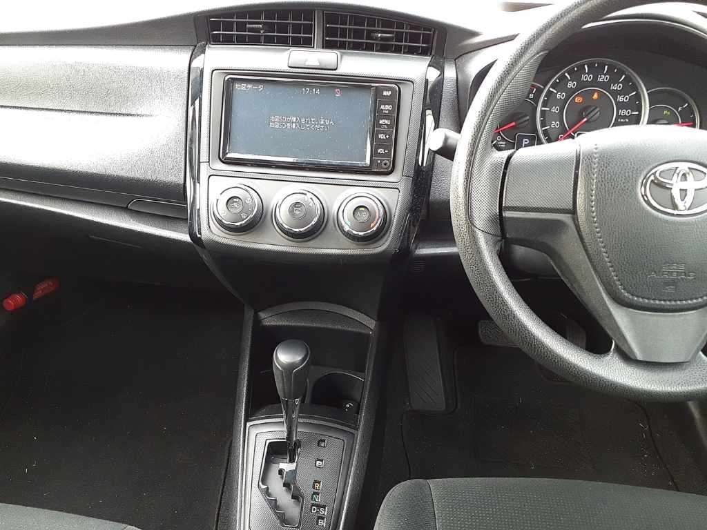 2021 Toyota Corolla Axio EX auction photo 9