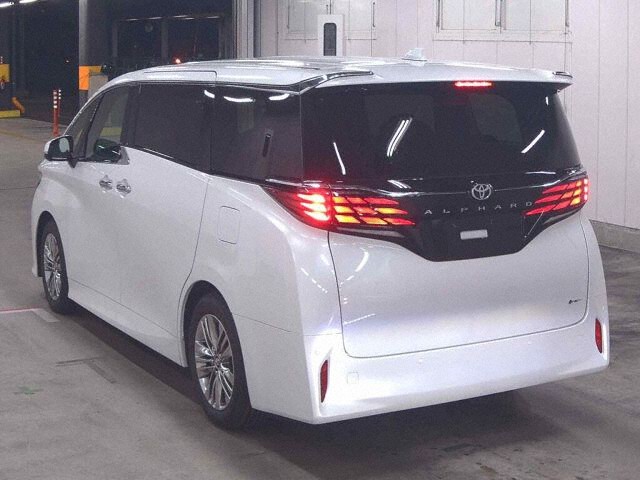 2026 Toyota Alphard G auction photo 2