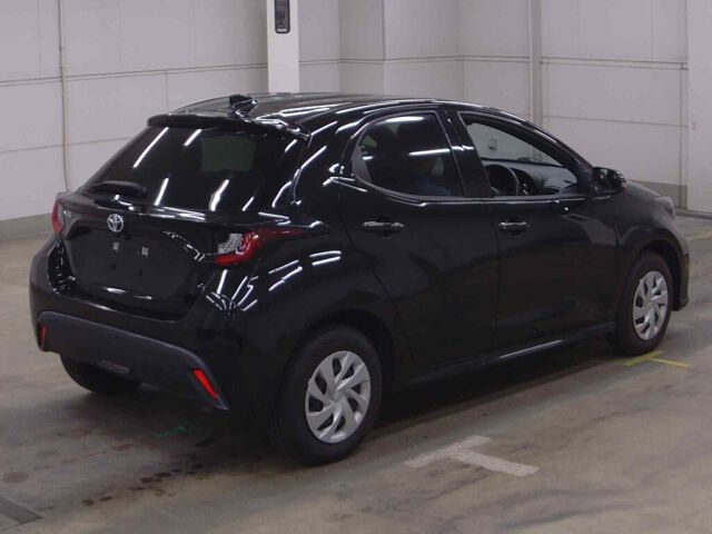 2023 Toyota Yaris X 4WD auction photo 5