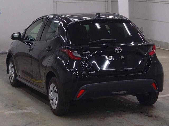 2023 Toyota Yaris X 4WD auction photo 2