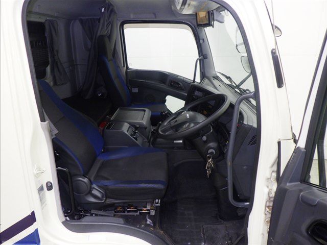 2016 Isuzu ウィング auction photo 6