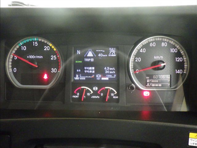 2016 Isuzu ウィング auction photo 7