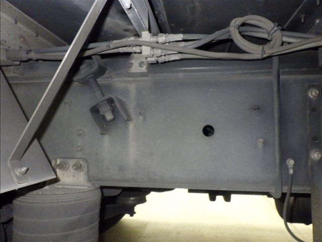 2016 Isuzu ウィング auction photo 5