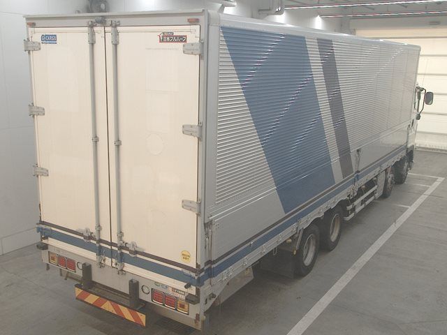 2016 Isuzu ウィング auction photo 2