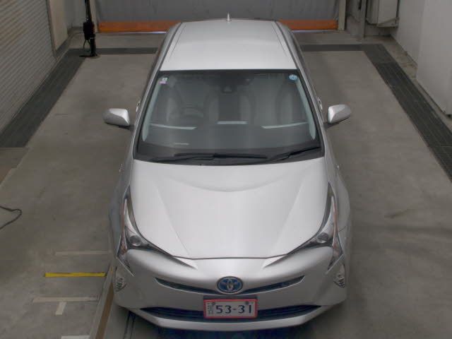 2016 Toyota Prius Aプレミアム auction photo 6