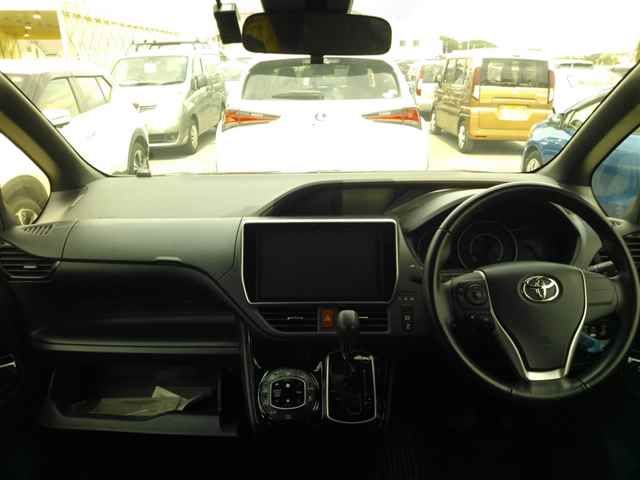 2017 Toyota Voxy ZS auction photo 8