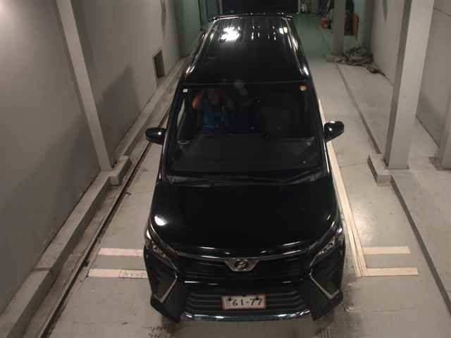 2017 Toyota Voxy ZS auction photo 6