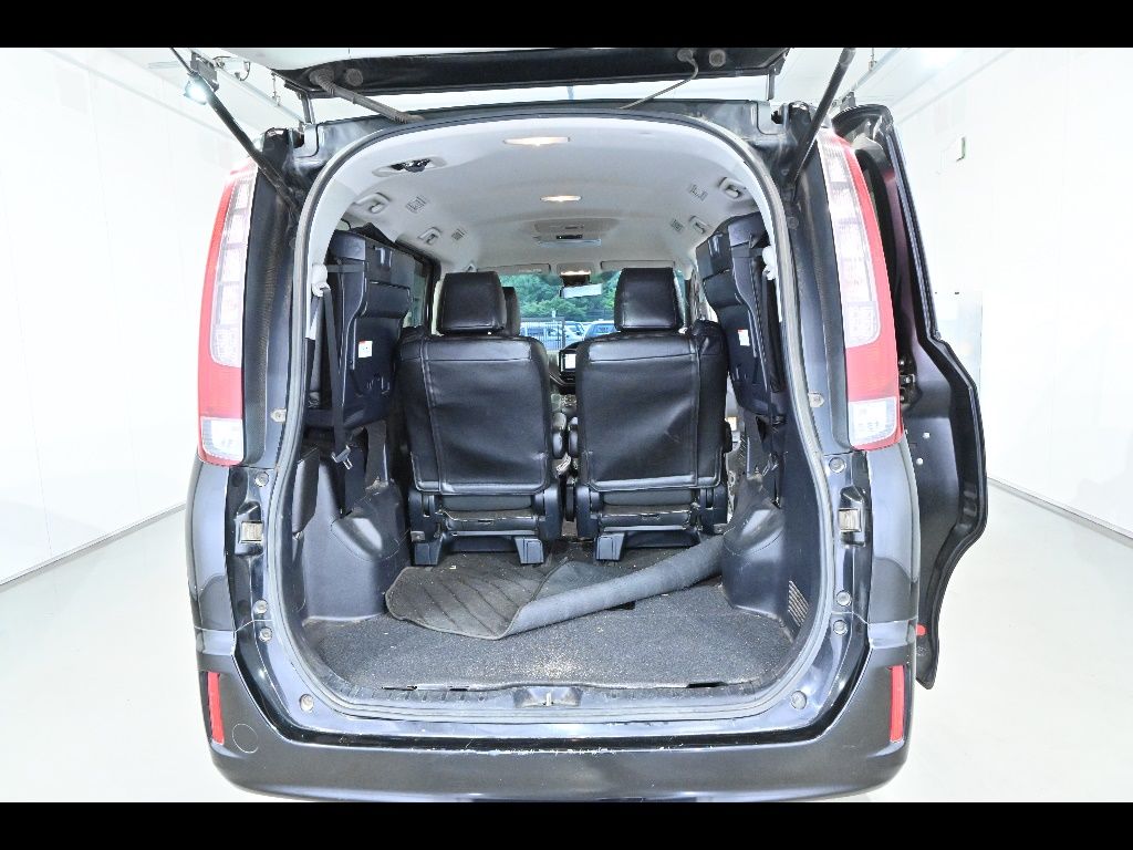 2016 Toyota Noah 4WD X auction photo 11