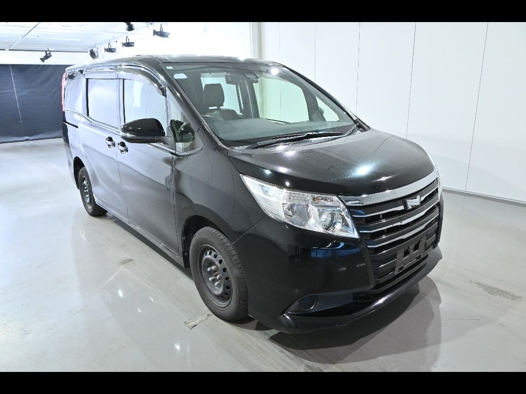 2016 Toyota Noah 4WD X Japan auction vehicle