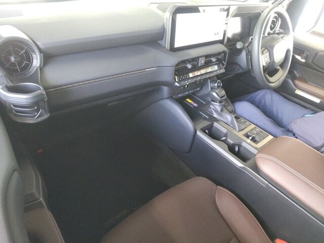 2024 Toyota Land Cruiser 250 VX First Edition 4WD auction photo 3