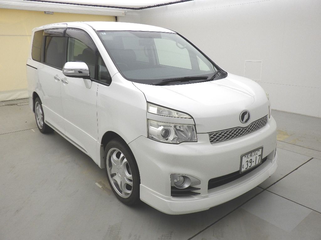 Japan Auction Vehicles 9 2012 Toyota Voxy 4WD ZS煌II auction photo
