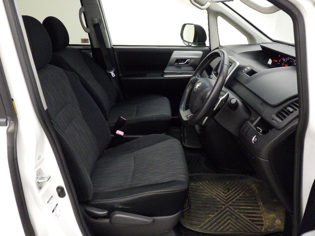 2012 Toyota Voxy 4WD ZS煌II auction photo 6