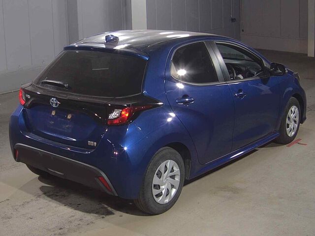2022 Toyota Yaris ハイブリッドX auction photo 5
