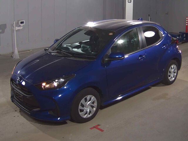 2022 Toyota Yaris ハイブリッドX auction photo 4
