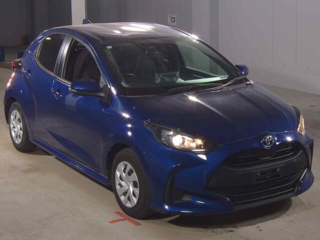 2022 Toyota Yaris ハイブリッドX Japan auction vehicle