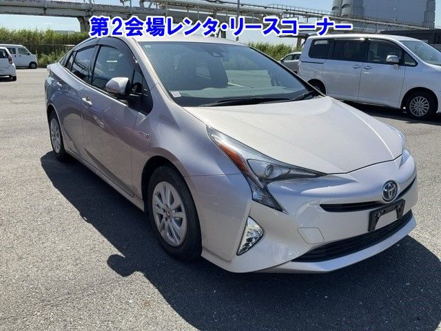 2016 Toyota Prius S Japan auction vehicle