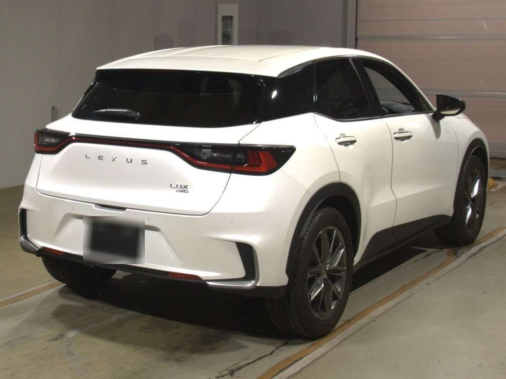 2024 Lexus LBX リラックス 4WD auction photo 2