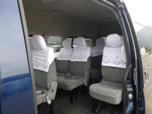 2006 Toyota Hiace グランドキャビン auction photo 3