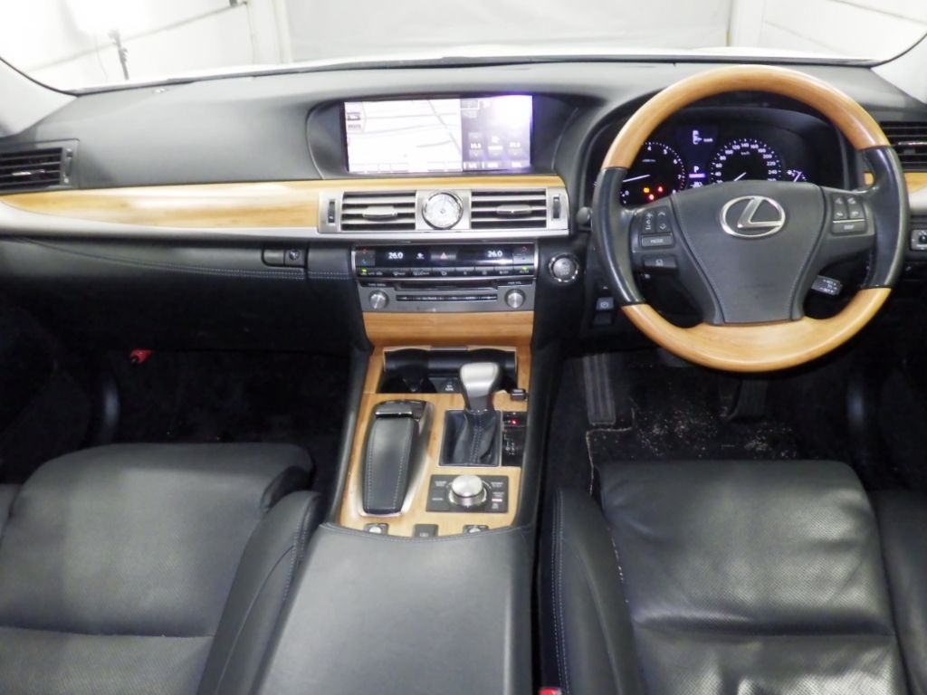2014 Lexus LS460 Ver.C Iパッケージ auction photo 3