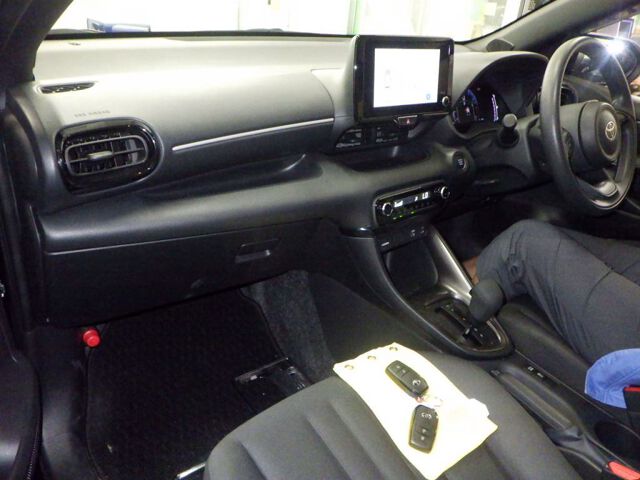 2024 Toyota Yaris G auction photo 3