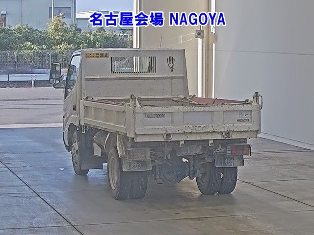 2005 Toyota Dyna ダンプ auction photo 2