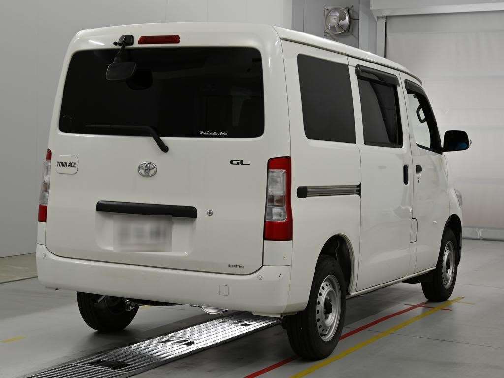 2021 Toyota TownAce Van GL auction photo 2
