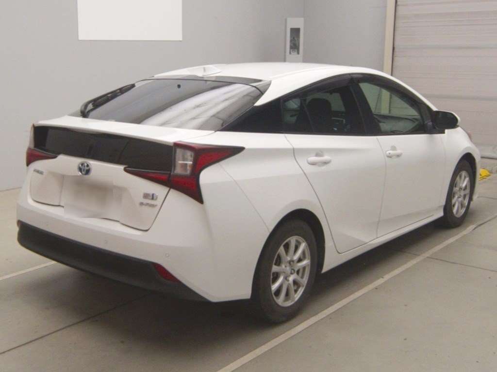 2021 Toyota Prius S 4WD auction photo 2