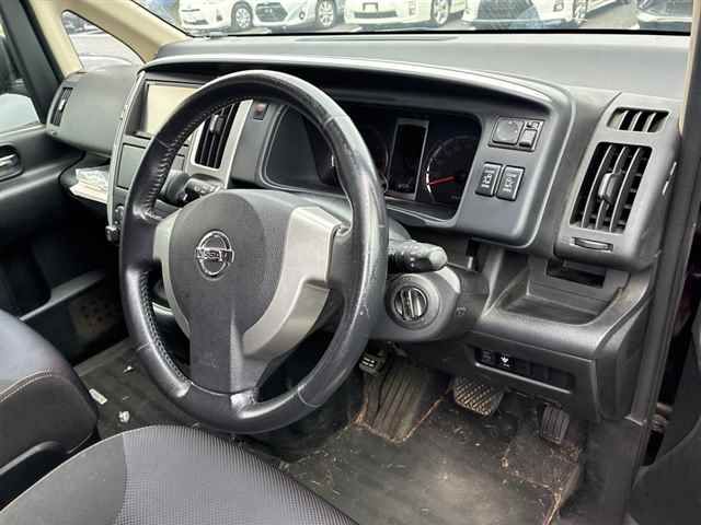 2009 Nissan Serena ハイウェイスター auction photo 3