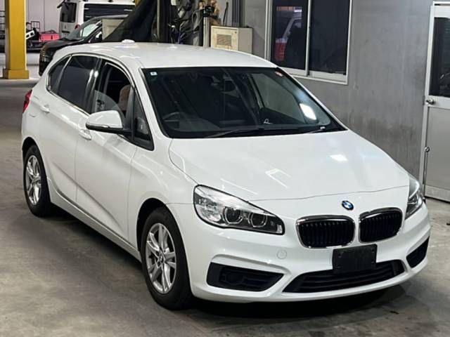 2016 BMW 2 Series 218iアクティブツアラー auction photo 4