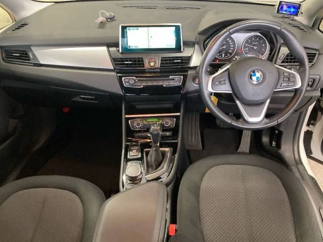 2016 BMW 2 Series 218iアクティブツアラー auction photo 2