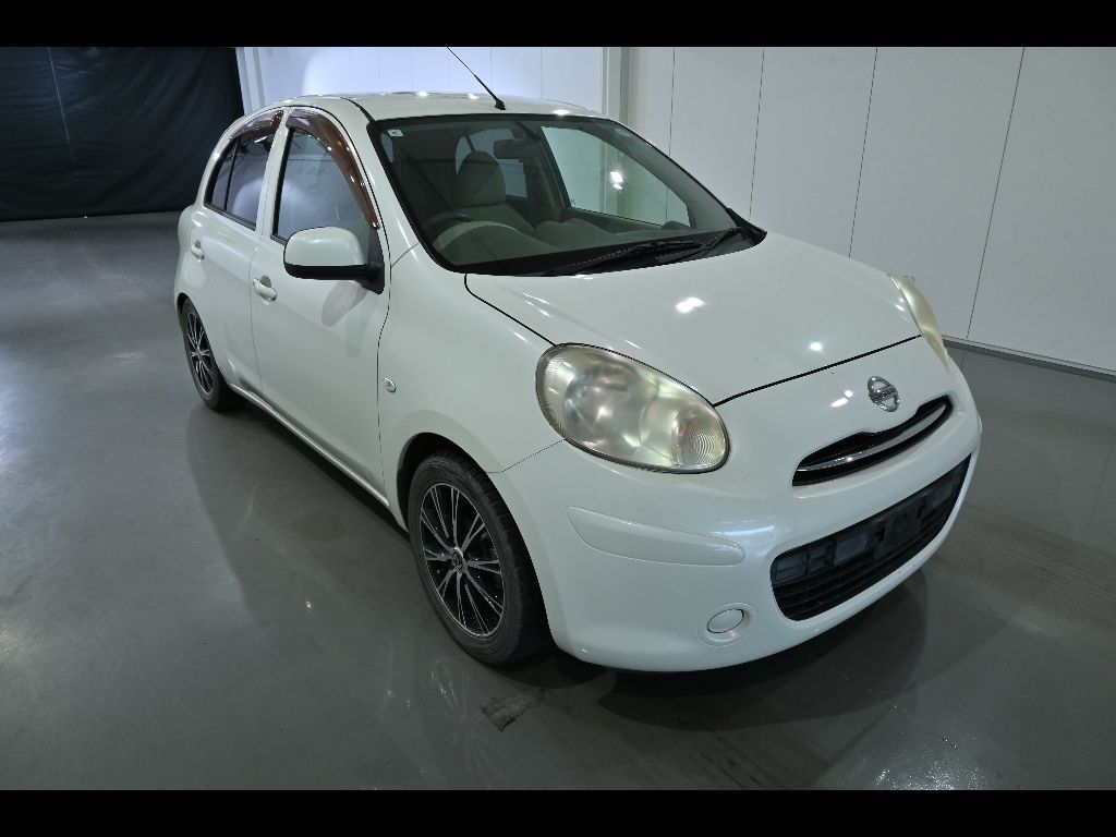 2011 Nissan 5HB 12X Japan auction vehicle