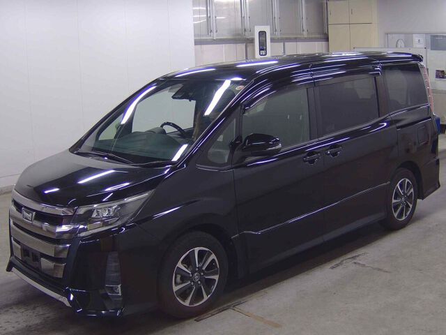 2017 Toyota Noah SI auction photo 4