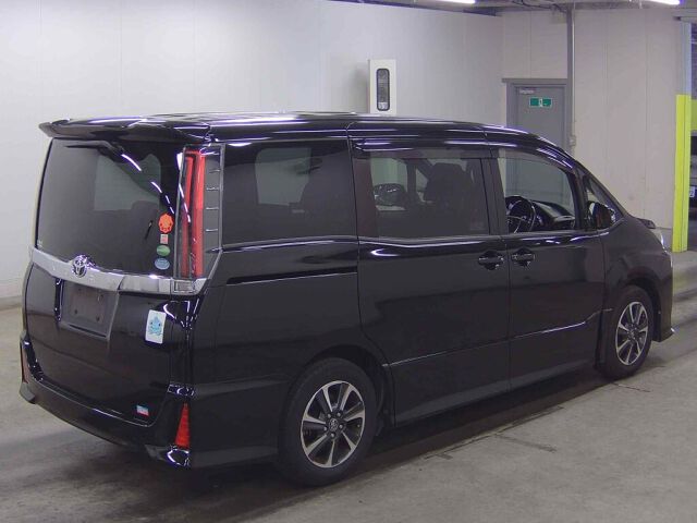 2017 Toyota Noah SI auction photo 5