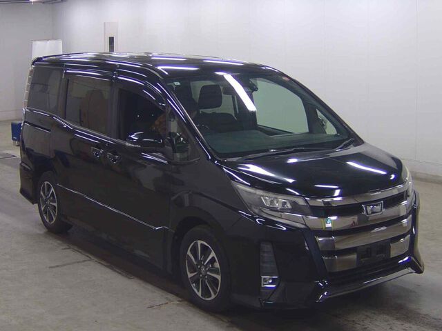 2017 Toyota Noah SI Japan auction vehicle