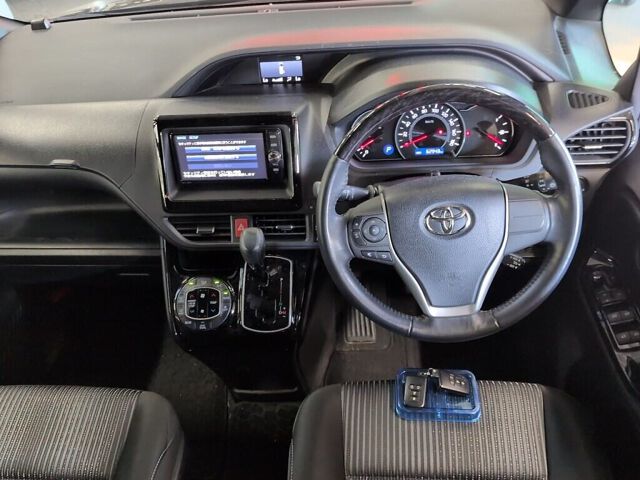 2017 Toyota Noah SI auction photo 3