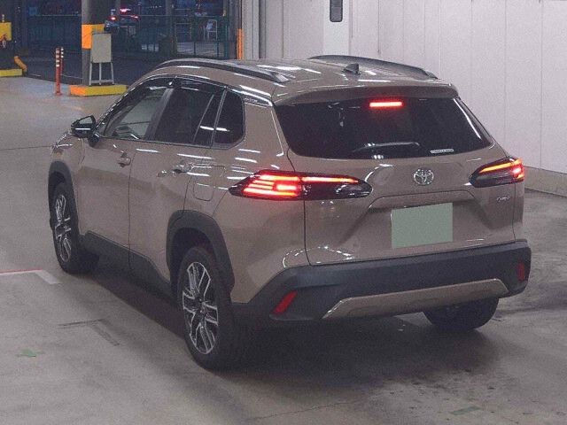 2025 Toyota Corolla Cross Hybrid Z 4WD auction photo 2