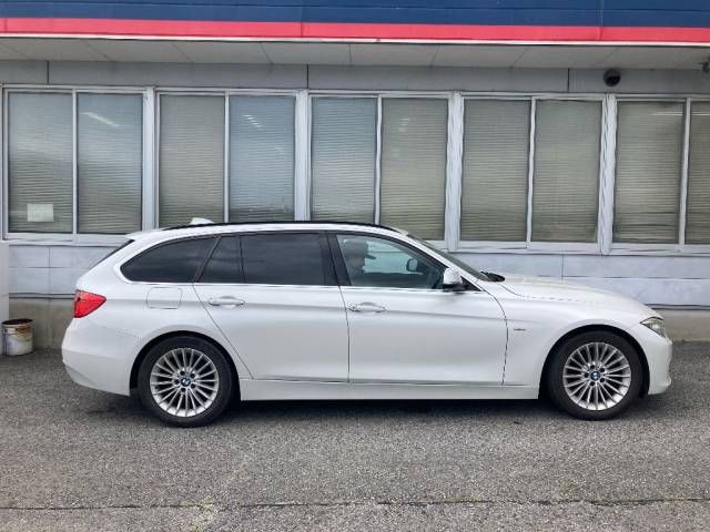 2012 BMW 3 Series 320d auction photo 2