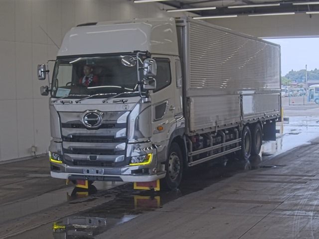2021 Hino Profia Aluminum Wing Japan auction vehicle