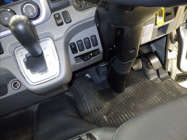 2016 Mitsubishi Fuso Canter Flatbed auction photo 7