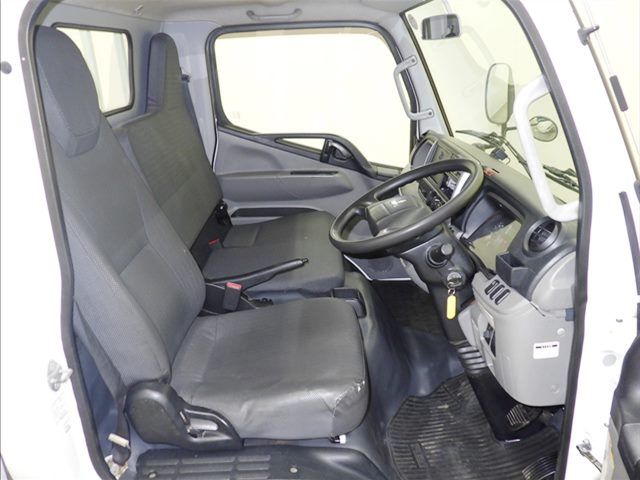 2016 Mitsubishi Fuso Canter Flatbed auction photo 5