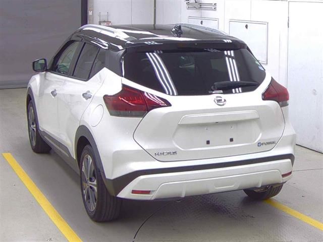 2021 Nissan Kicks X auction photo 2