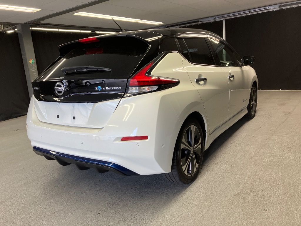 2018 Nissan Leaf G auction photo 4