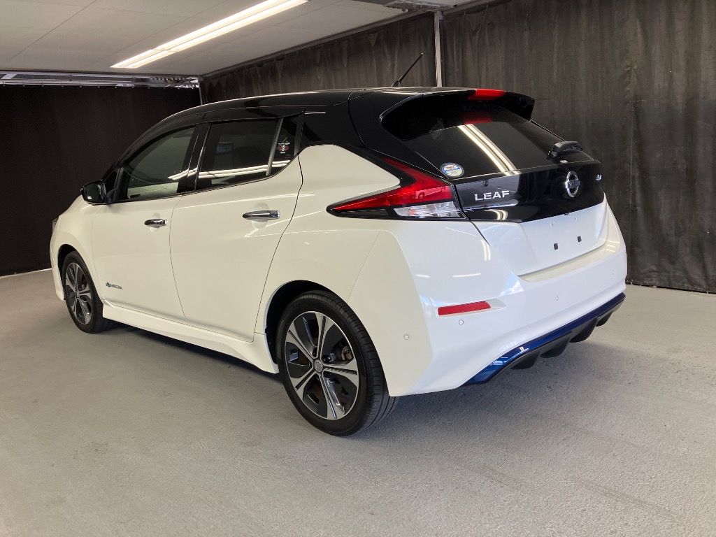 2018 Nissan Leaf G auction photo 2