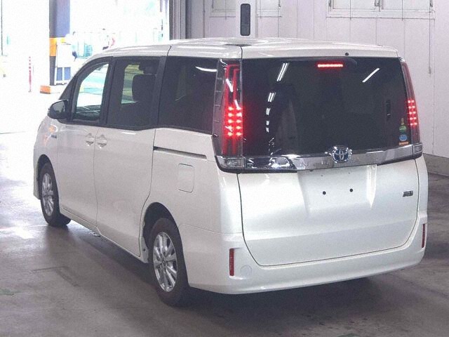 2017 Toyota Noah HV G auction photo 2