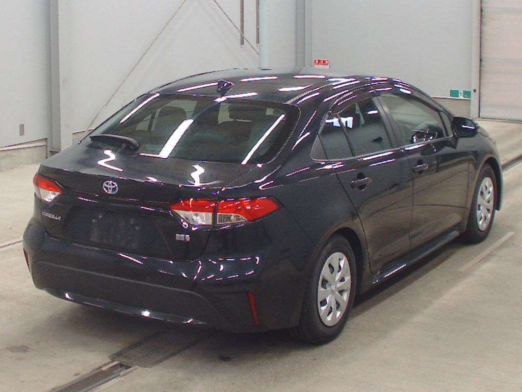 2021 Toyota Corolla Hybrid G-X Pla 4WD auction photo 2