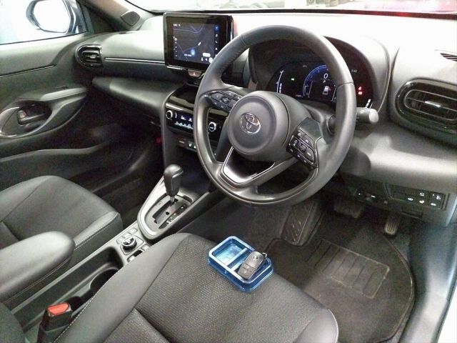 2025 Toyota Yaris Cross Z 4WD auction photo 3