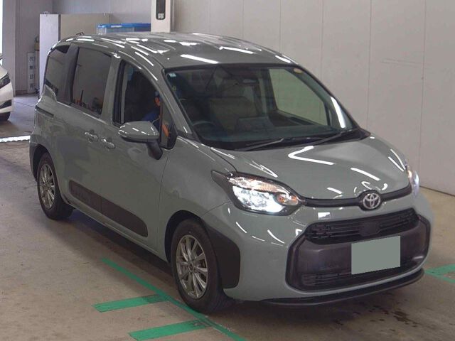 Japan Auction Vehicles 8 2023 Toyota Sienta ハイブリッドG auction photo