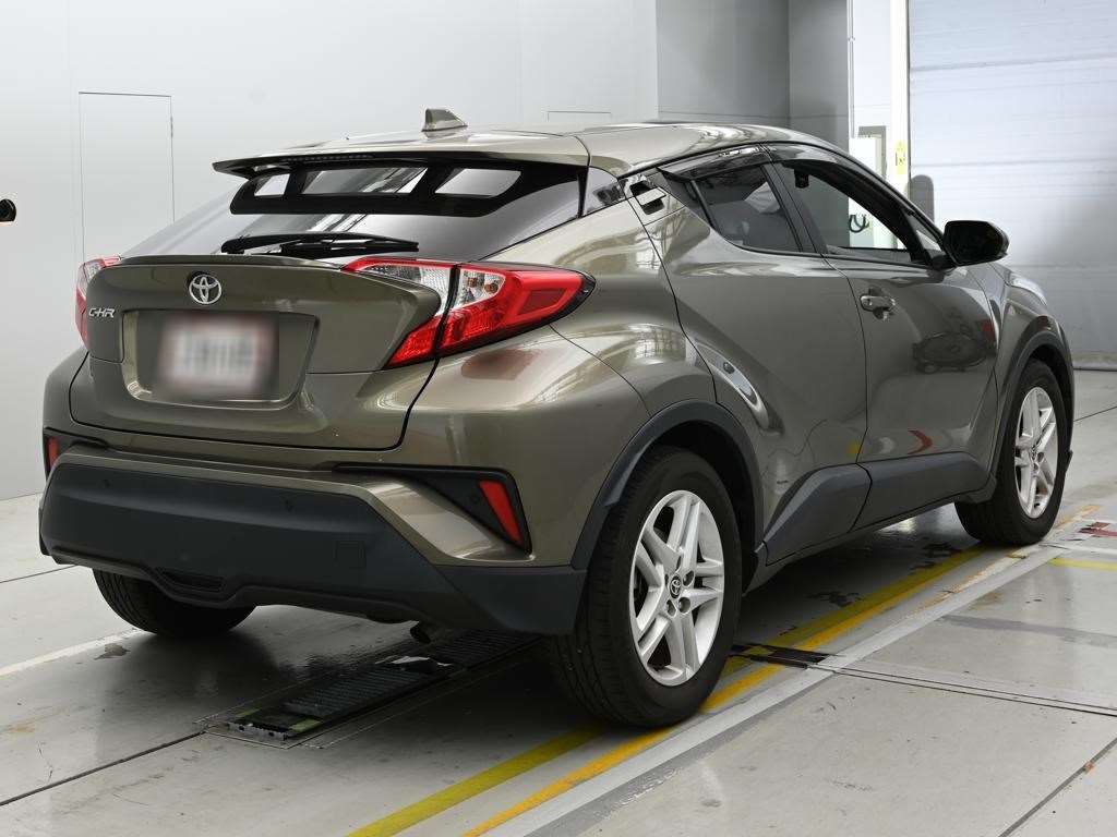 2021 Toyota C-HR S-T auction photo 2